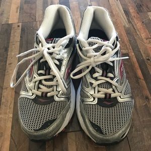 Saucony Oasis 2 Women’s Running Shoes